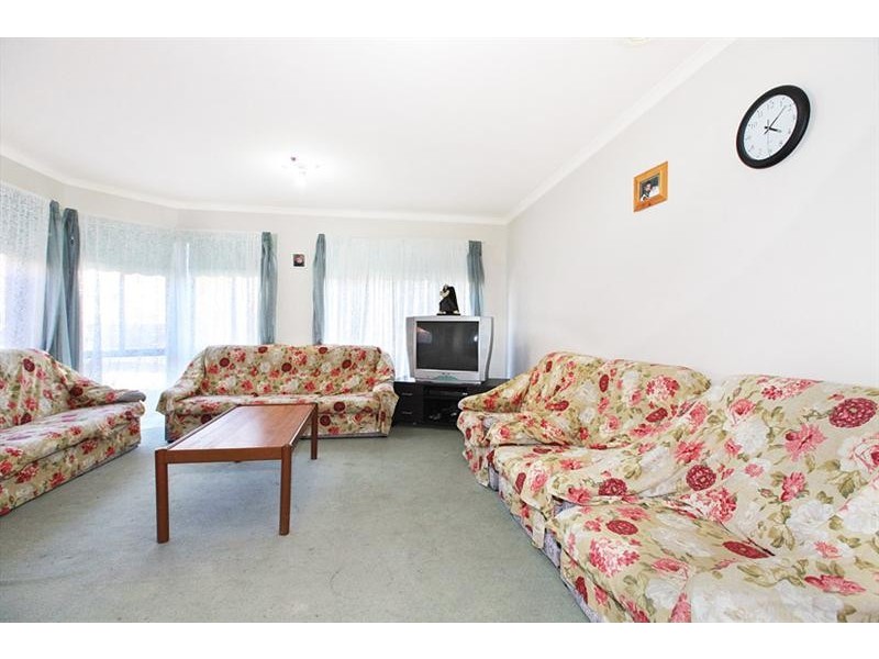 16 Mackellar Drive, Roxburgh Park VIC 3064