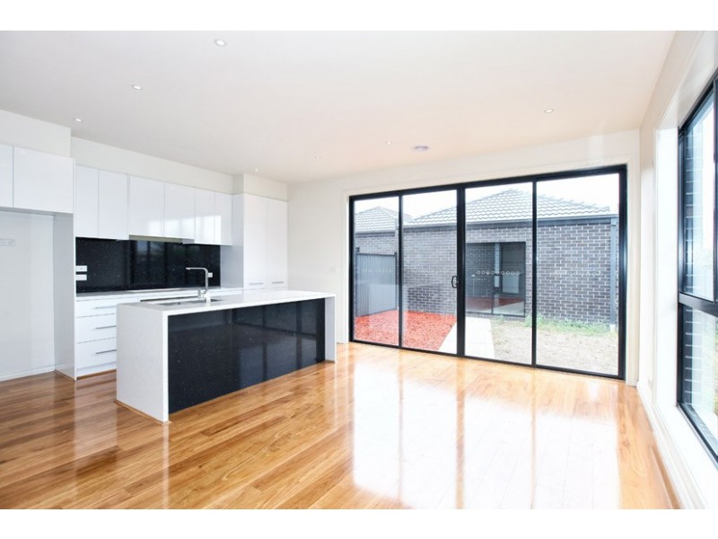 96-114 Newbury Blvd, Craigieburn VIC 3064