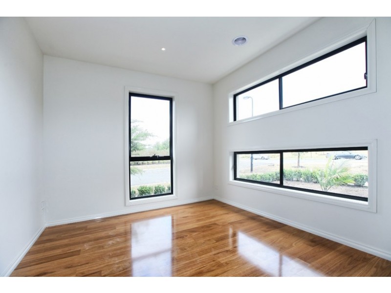 96-114 Newbury Blvd, Craigieburn VIC 3064