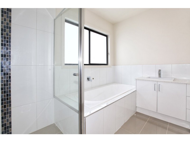 96-114 Newbury Blvd, Craigieburn VIC 3064