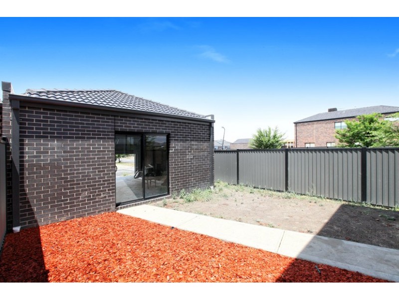 96-114 Newbury Blvd, Craigieburn VIC 3064