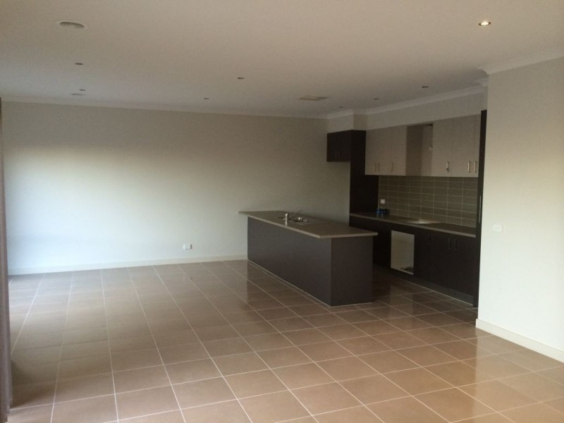 8/252 Waterview Blvd, Craigieburn VIC 3064