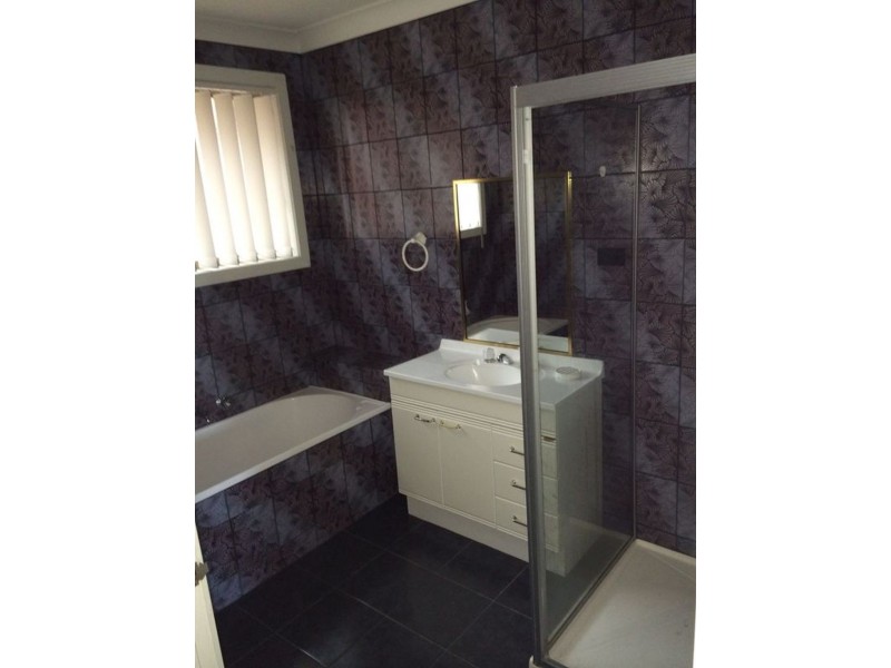 17 Leatherwood Grove, Meadow Heights VIC 3048