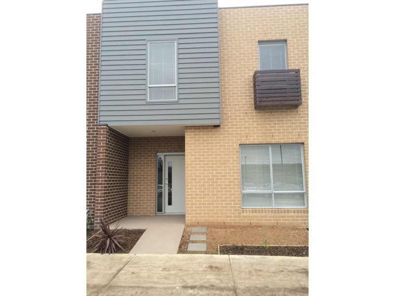 42 Sahi Crescent, Roxburgh Park VIC 3064
