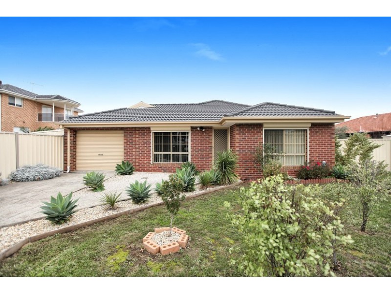 34 Lockwood Drive, Roxburgh Park VIC 3064