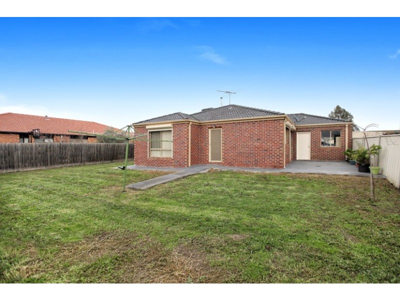 34 Lockwood Drive, Roxburgh Park VIC 3064
