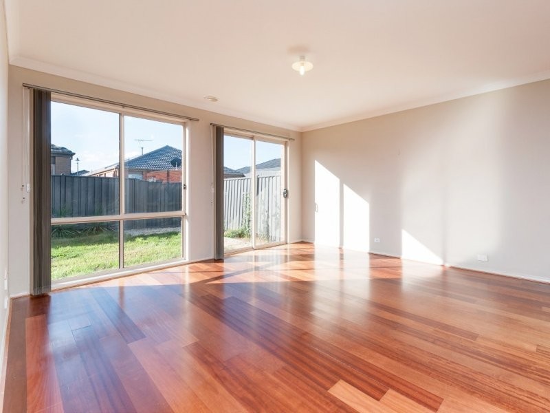 17 Millstream Pass, Craigieburn VIC 3064