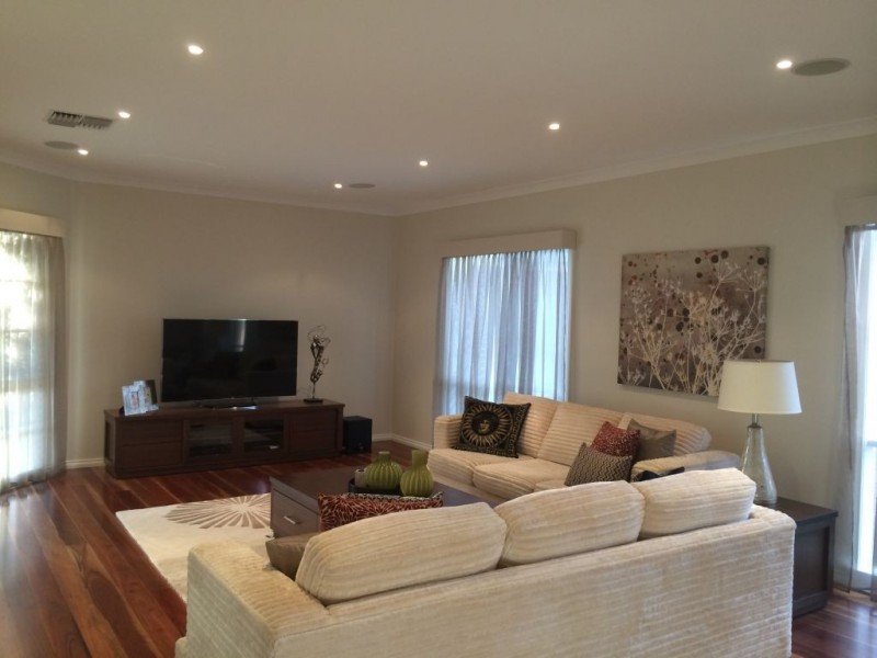 10 Reynolds Court, Roxburgh Park VIC 3064