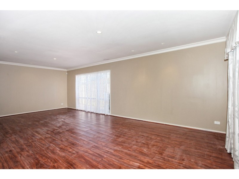 8 Castlehill Avenue, Greenvale VIC 3059