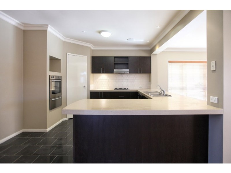 8 Castlehill Avenue, Greenvale VIC 3059