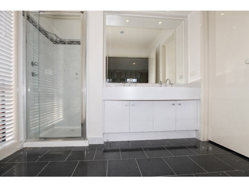 8 Castlehill Avenue, Greenvale VIC 3059