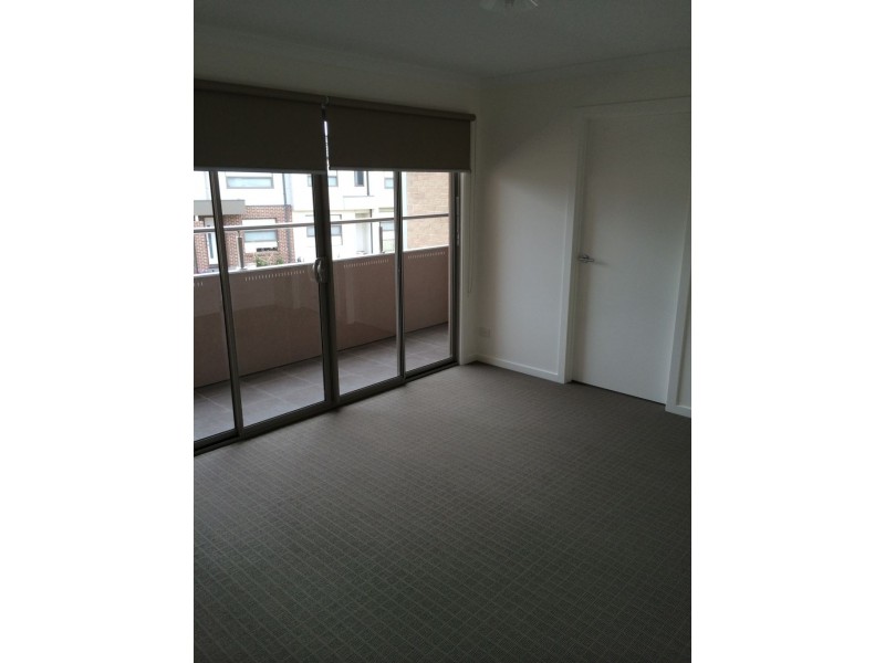 33 Grattan Cove, Craigieburn VIC 3064