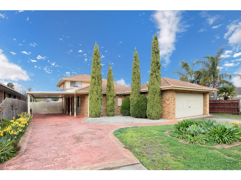 24 Rearden Crescent, Roxburgh Park VIC 3064