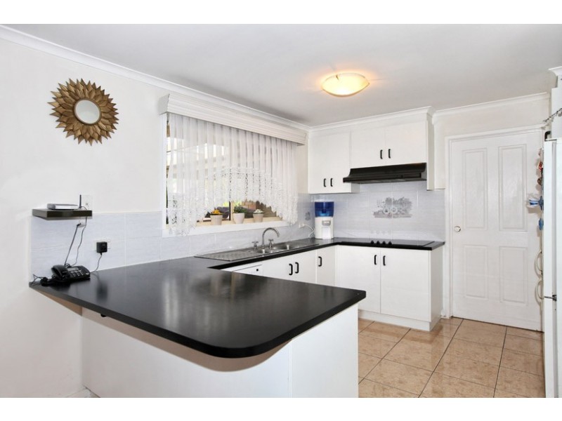 24 Rearden Crescent, Roxburgh Park VIC 3064