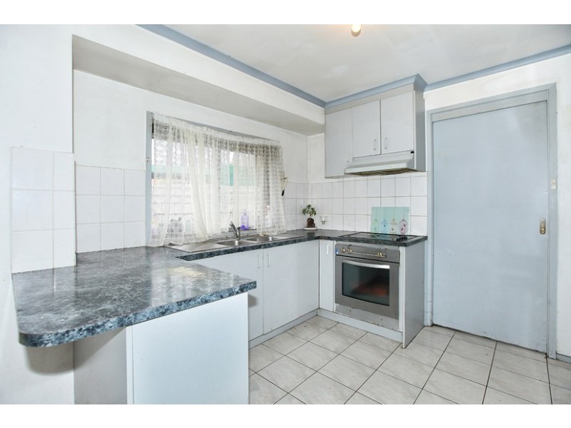 5 Reading Close, Roxburgh Park VIC 3064