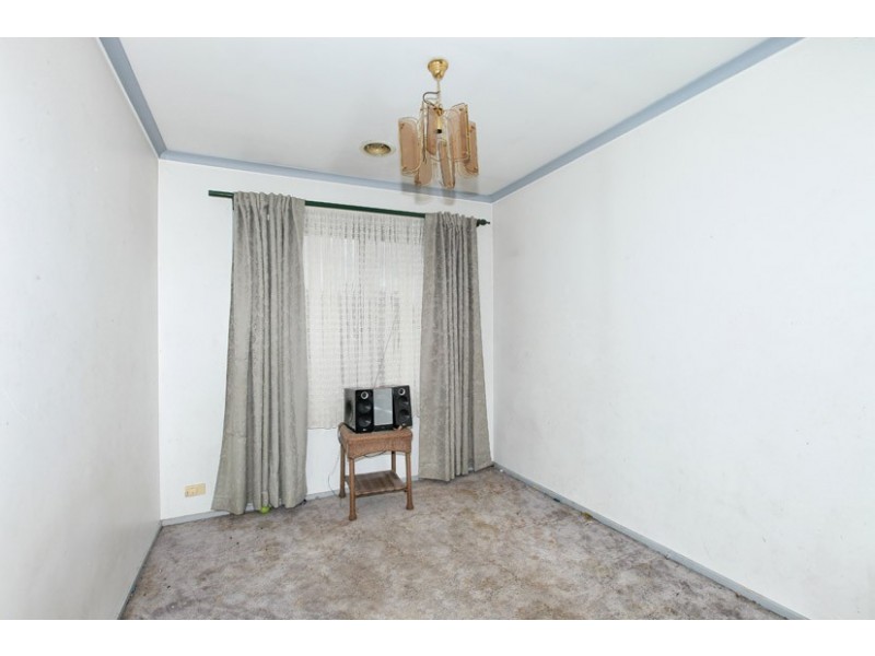 5 Reading Close, Roxburgh Park VIC 3064