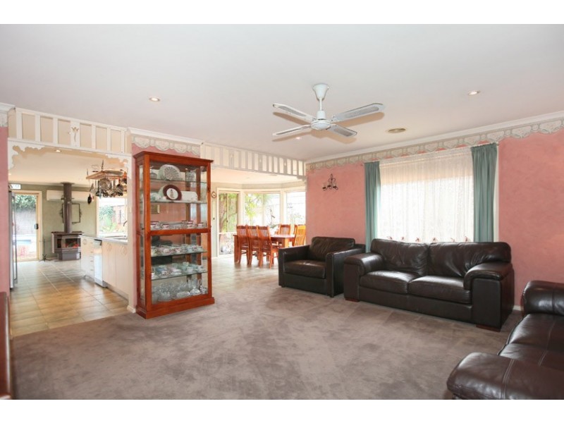 4 Gathray Court, Roxburgh Park VIC 3064