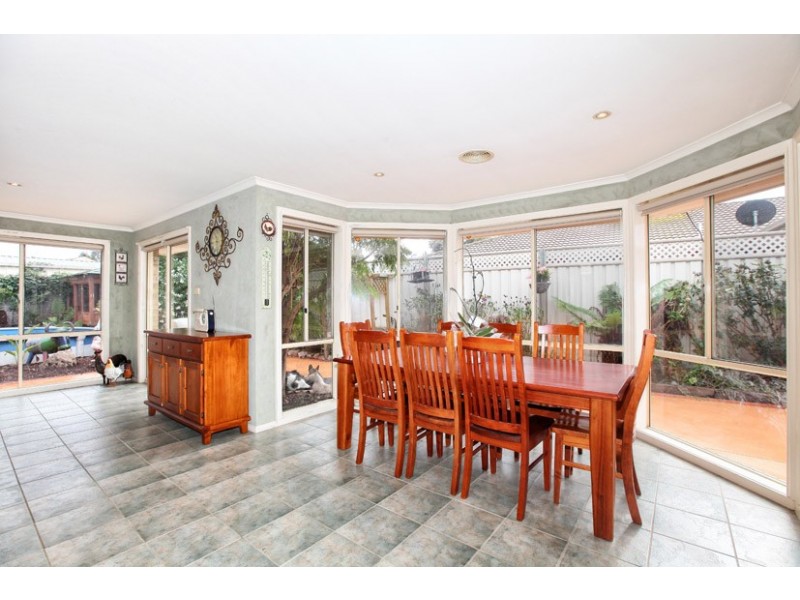 4 Gathray Court, Roxburgh Park VIC 3064