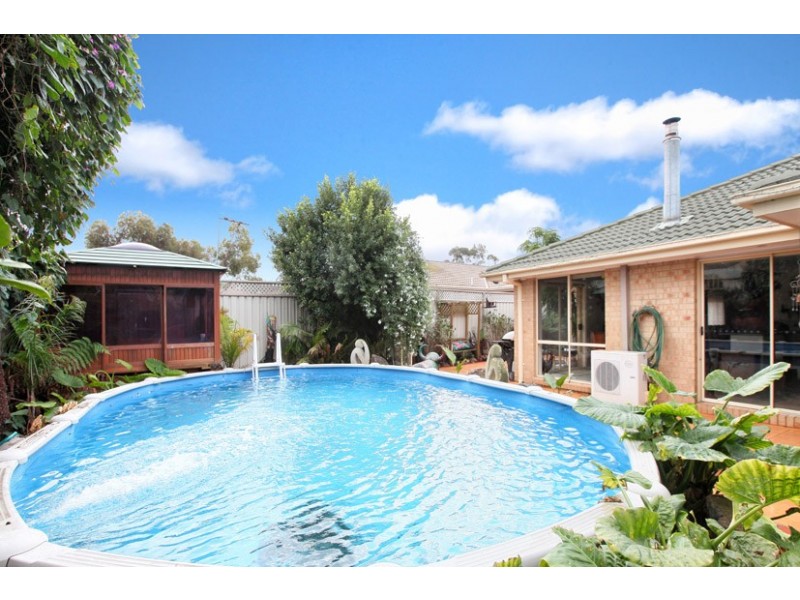 4 Gathray Court, Roxburgh Park VIC 3064