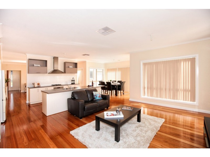 3 Reay Drive, Craigieburn VIC 3064