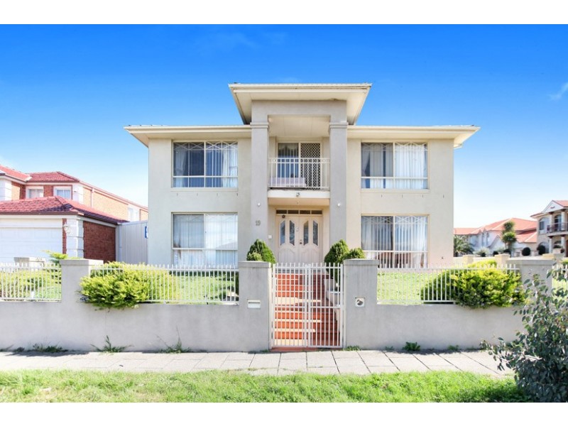 19 The Ridge, Roxburgh Park VIC 3064