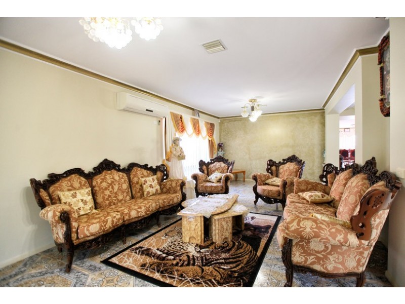 19 The Ridge, Roxburgh Park VIC 3064