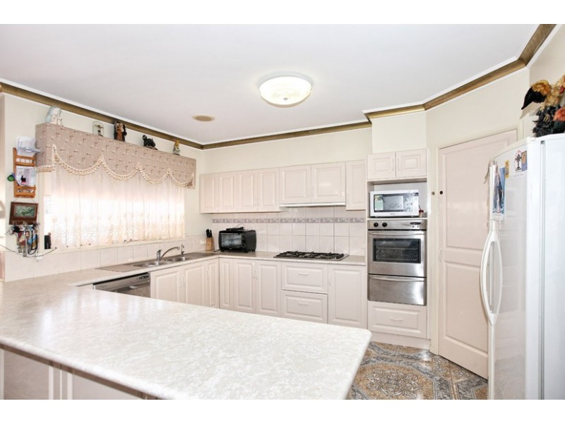 19 The Ridge, Roxburgh Park VIC 3064