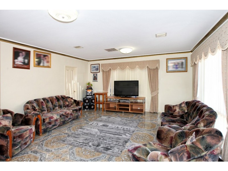 19 The Ridge, Roxburgh Park VIC 3064