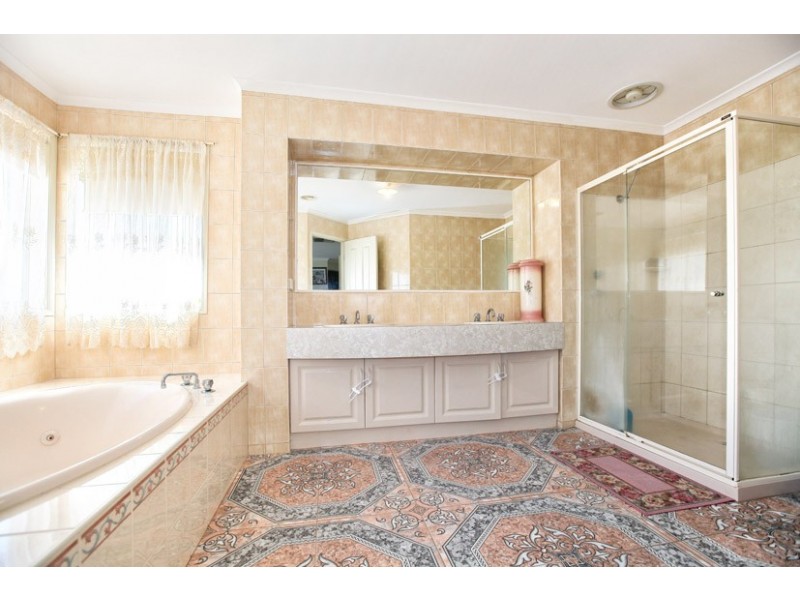 19 The Ridge, Roxburgh Park VIC 3064