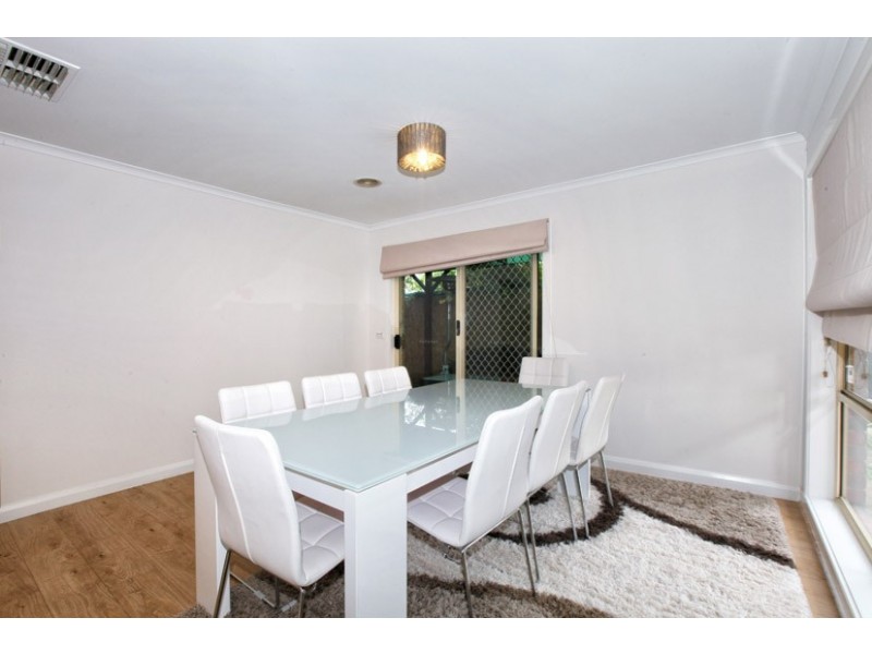 9 Connell Walk, Roxburgh Park VIC 3064