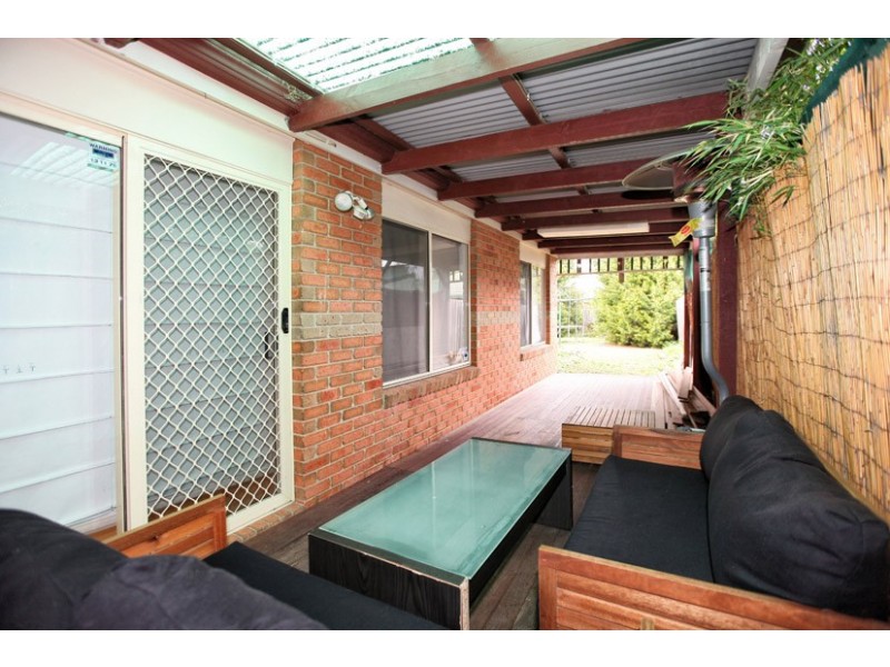 9 Connell Walk, Roxburgh Park VIC 3064