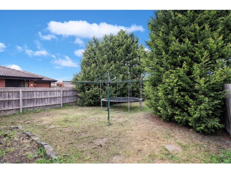 9 Connell Walk, Roxburgh Park VIC 3064