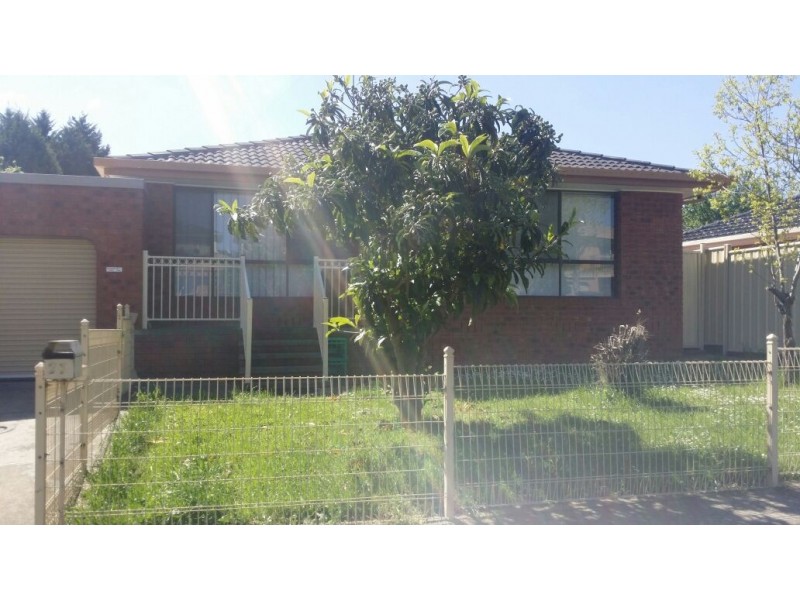 1/27 Shankland Blvd, Meadow Heights VIC 3048