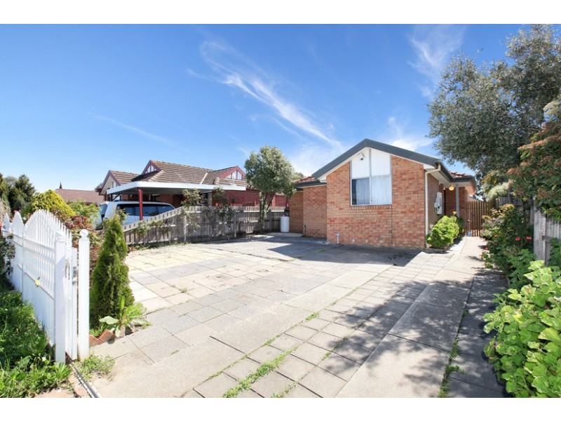 4 Brecon Nook, Craigieburn VIC 3064