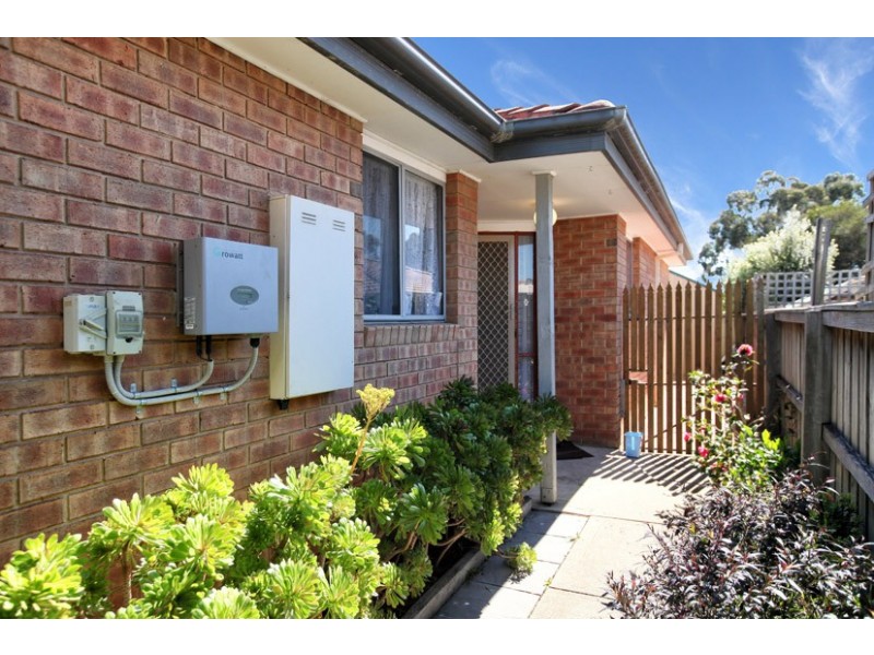 4 Brecon Nook, Craigieburn VIC 3064