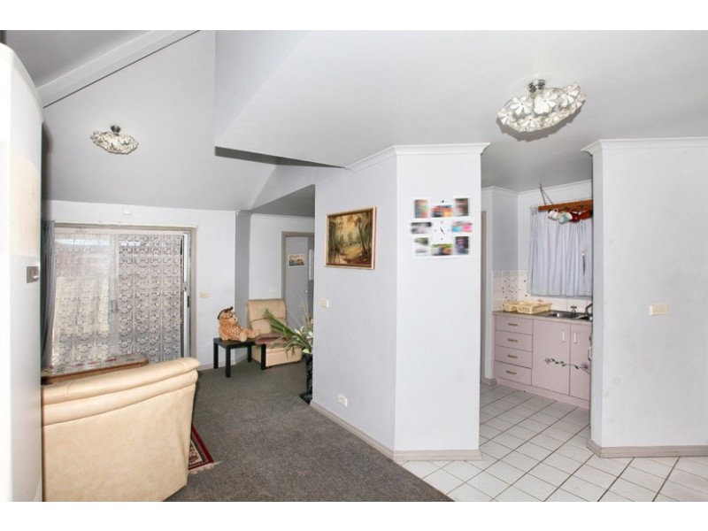 4 Brecon Nook, Craigieburn VIC 3064