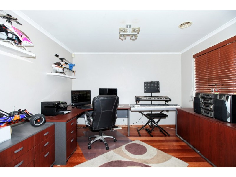 13 Gellion Place, Roxburgh Park VIC 3064