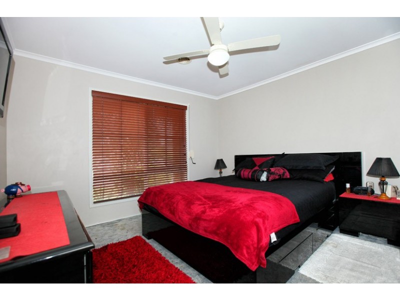 13 Gellion Place, Roxburgh Park VIC 3064