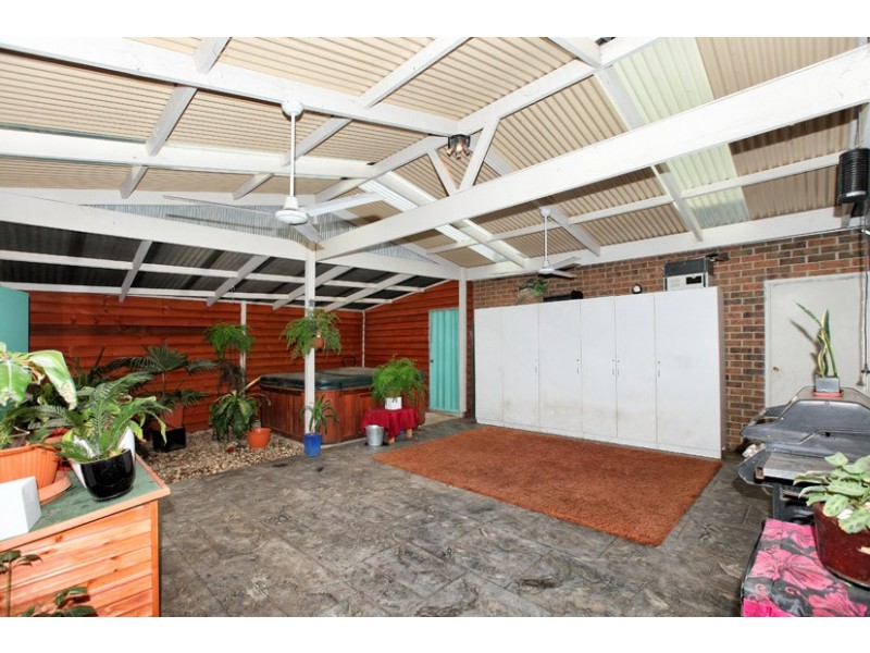 13 Gellion Place, Roxburgh Park VIC 3064