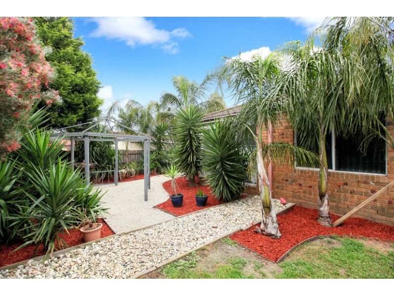 13 Gellion Place, Roxburgh Park VIC 3064