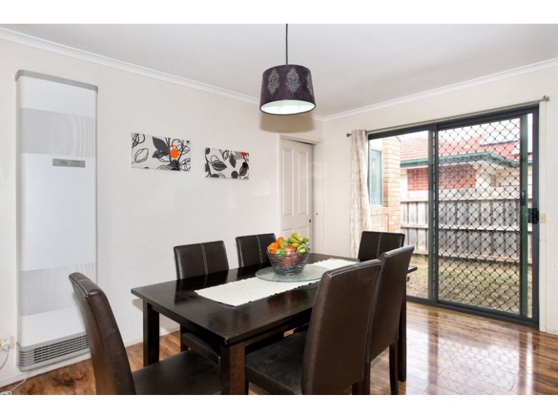 14 McLaurin Ave, Roxburgh Park VIC 3064