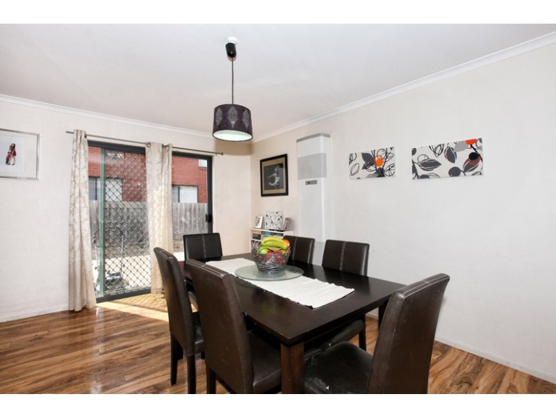 14 McLaurin Ave, Roxburgh Park VIC 3064