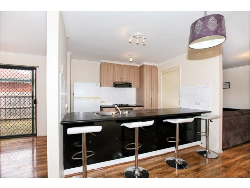 14 McLaurin Ave, Roxburgh Park VIC 3064