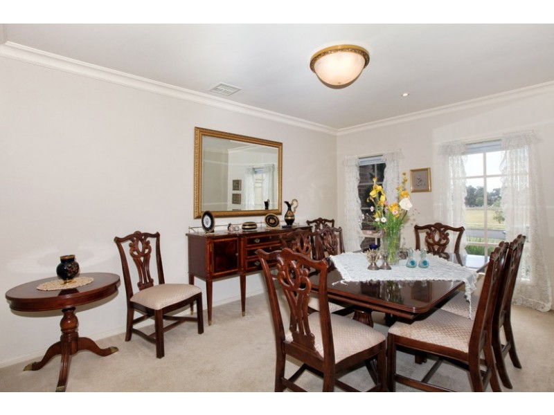 15 Boyden Square, Roxburgh Park VIC 3064