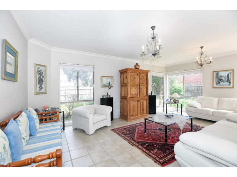 15 Boyden Square, Roxburgh Park VIC 3064