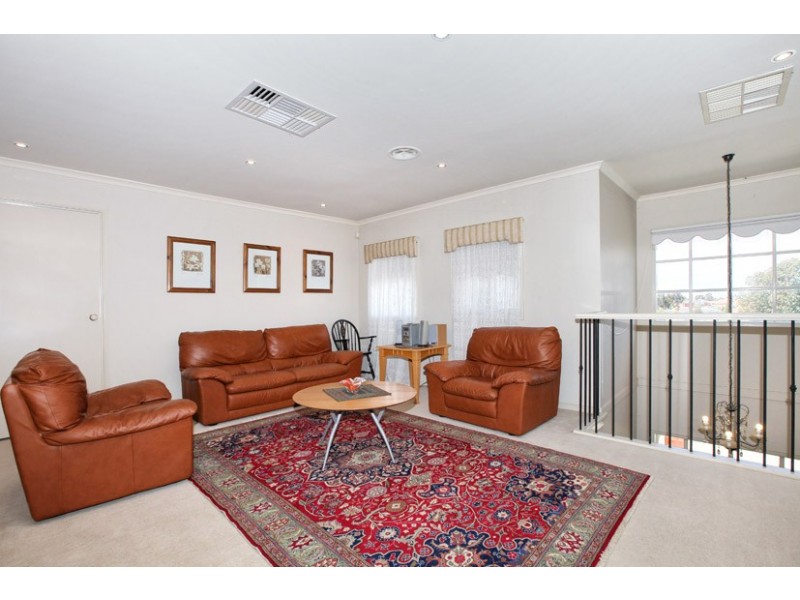 15 Boyden Square, Roxburgh Park VIC 3064