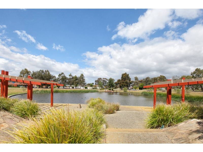 15 Boyden Square, Roxburgh Park VIC 3064