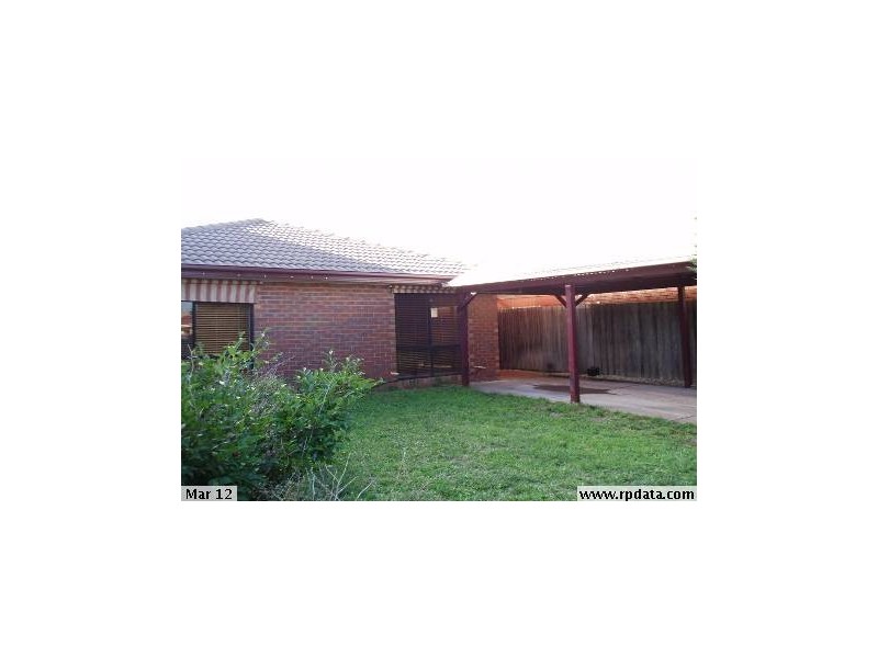 7 Mclaurine Avenue, Roxburgh Park VIC 3064