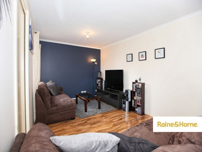 14 McLaurin Ave, Roxburgh Park VIC 3064