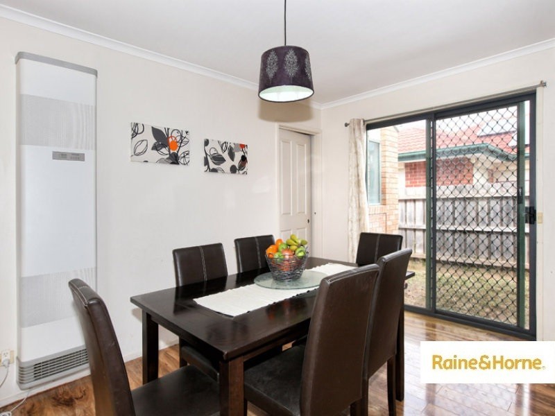 14 McLaurin Ave, Roxburgh Park VIC 3064